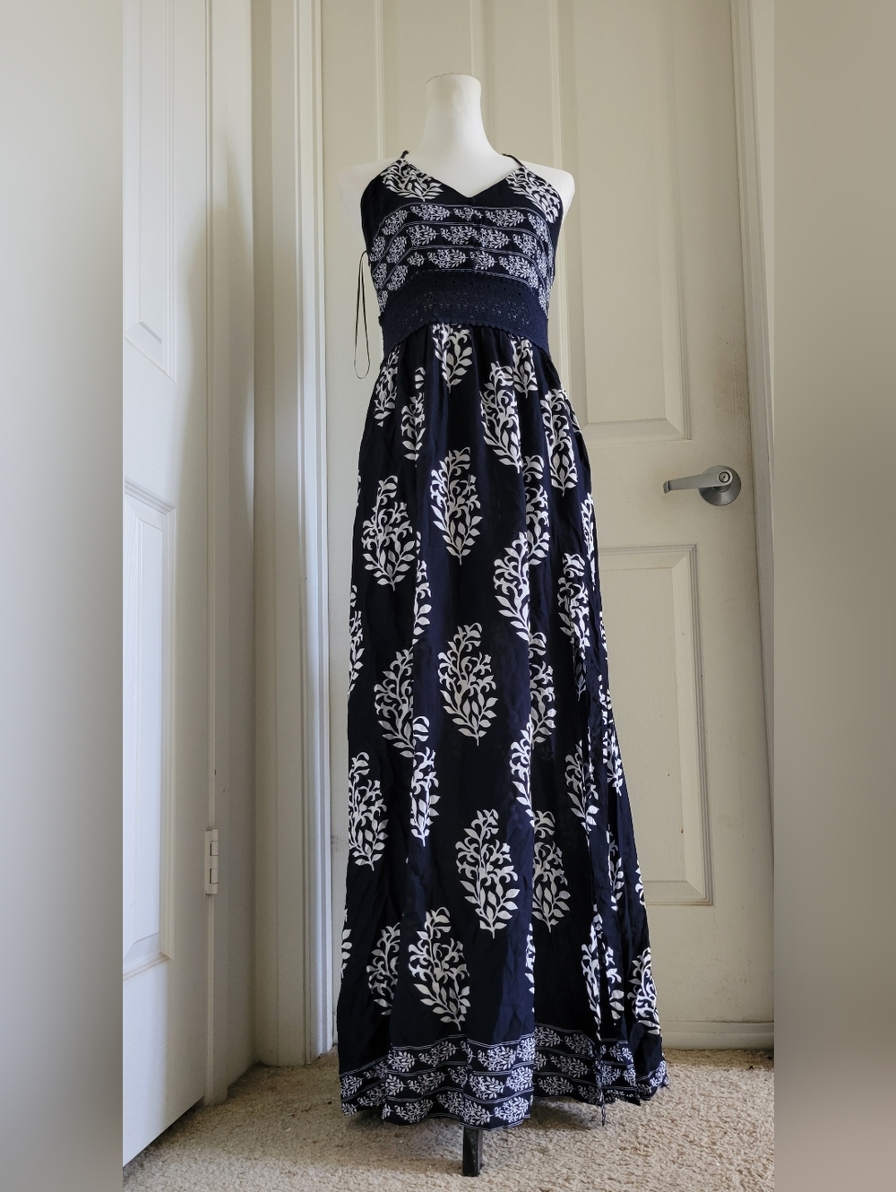 Miss Avenue | NWT Navy/White Boho Floral Maxi Dress (SIZE L) - Picture 16 of 16